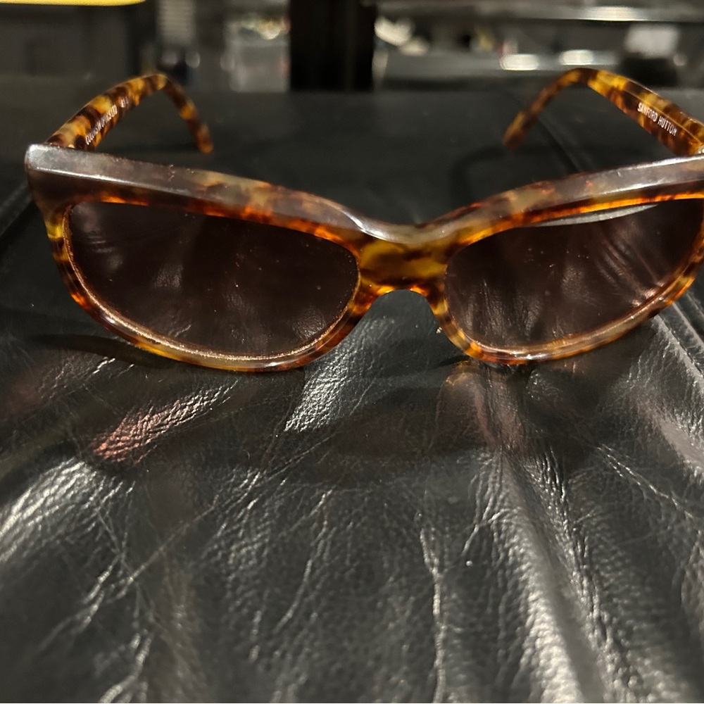 Sanford Hutton Chic Tortoise Shell Sunglasses Ple… - image 3